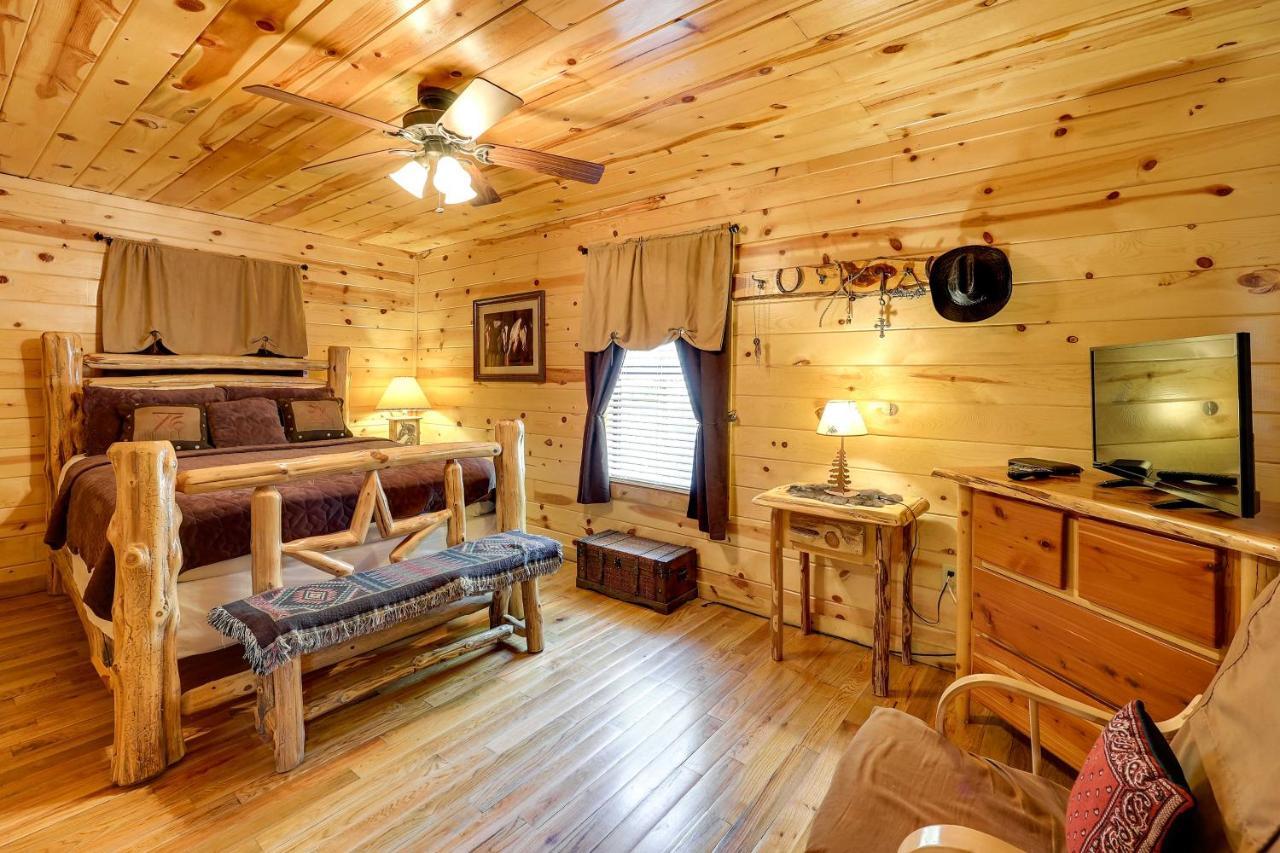 Broken Bow Rental Cabin With Hot Tub And Bar エクステリア 写真