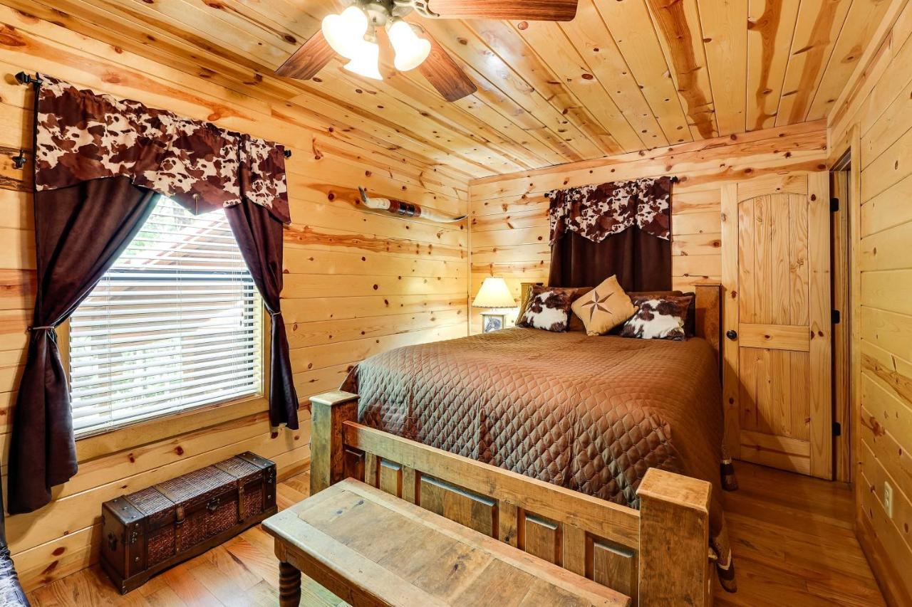 Broken Bow Rental Cabin With Hot Tub And Bar エクステリア 写真